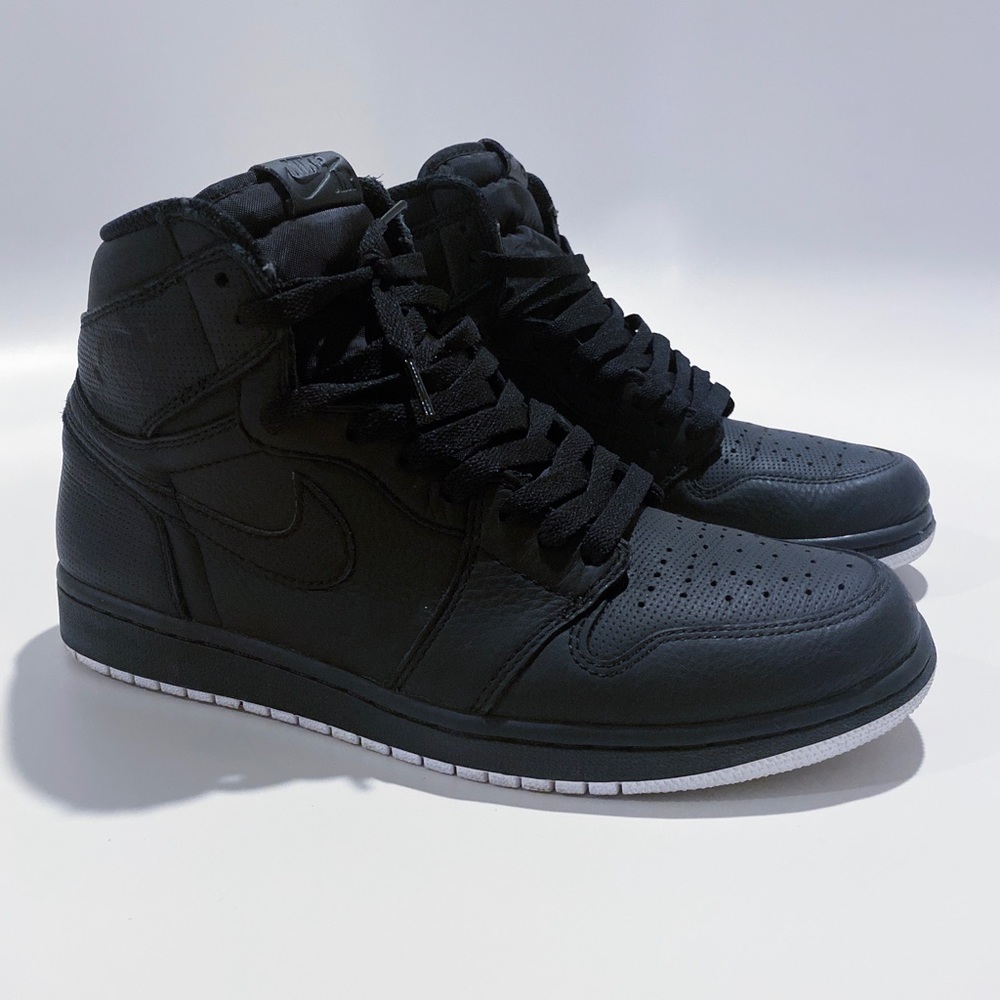 Jordan 1 High Hi perforated sneaker all black